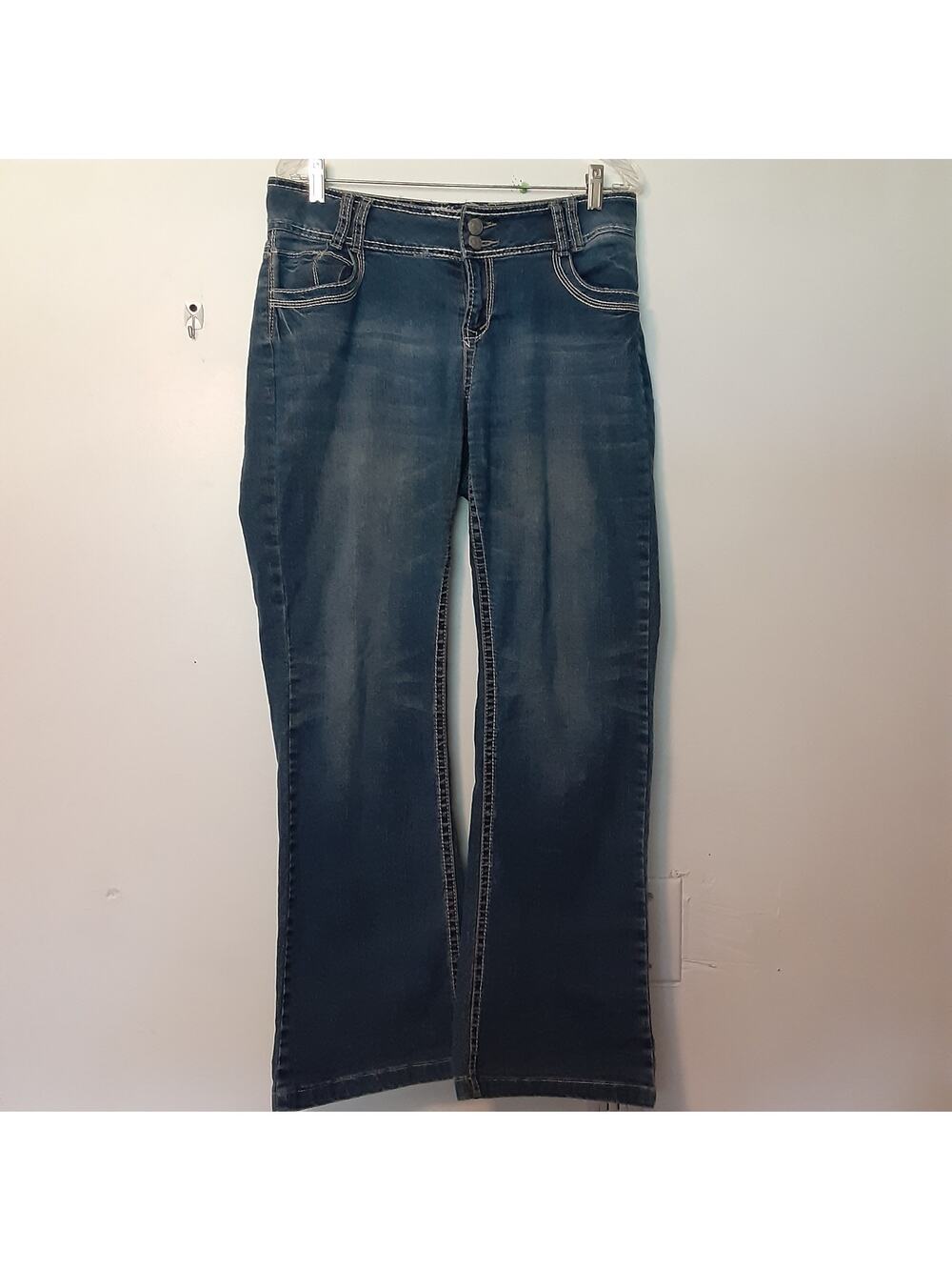 Wallflower Jeans Women’s 15 Blue Flare Luscious Curvy Flap Pocket Bootcut Denim